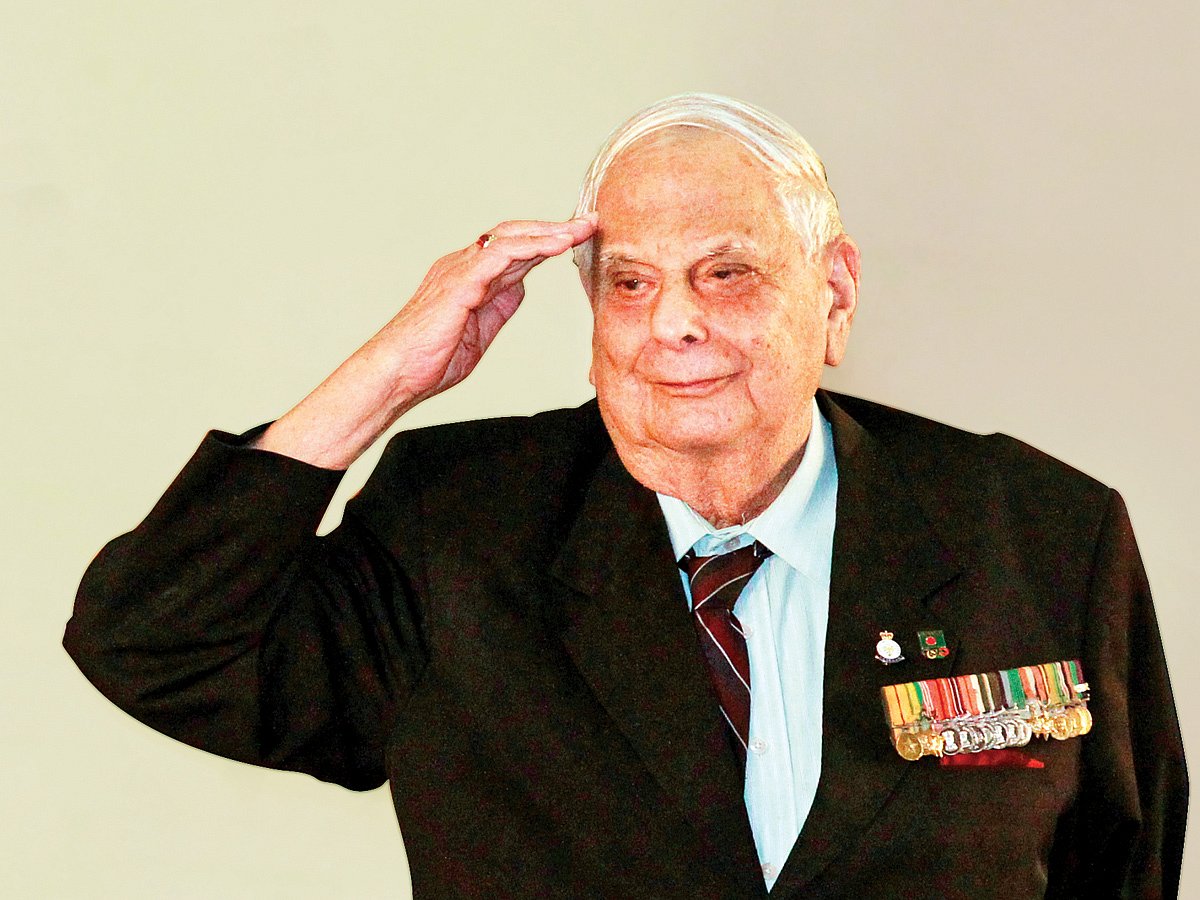 ভারতীয় সেনাবাহিনীর অবসরপ্রাপ্ত লেফটেন্যান্ট জেনারেল জে এফ আর জ্যাকব। ঢাকায় সর্বশেষ সফ​ে​রর সময় তোলা ছবি l প্রথম আলো