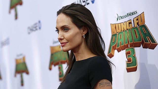 ২৯ জানুয়ারি যুক্তরাষ্ট্রে মুক্তি পাচ্ছে ‘কুং ফু পান্ডা ৩’ ছবিটি। ক্যালিফোর্নিয়ার হলিউডে ছবিটির উদ্বোধনী প্রদর্শনী উপলক্ষে আয়োজিত অনুষ্ঠানে পোজ দিচ্ছেন অভিনেত্রী অ্যাঞ্জেলিনা জোলি। ছবি: রয়টার্স