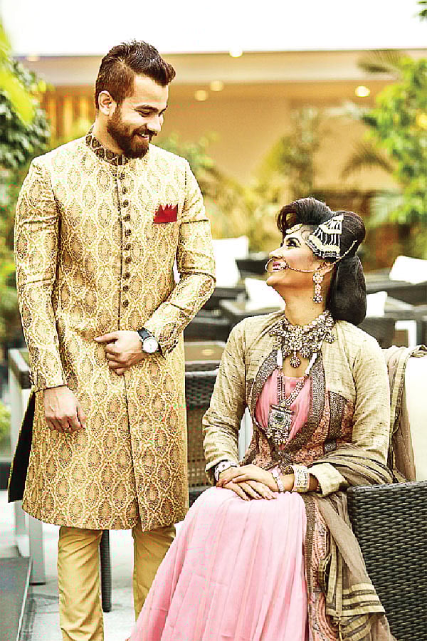 লম্বা কোটের চল থাকবে মডেল: ফাহিম ও ইতিশা পোশাক: স্টাইলসেল পাঞ্জাবি: ওটু