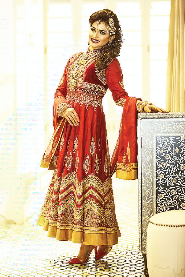 পানচিনি কিংবা বউভাত নয়, বিয়ের দিনেও অনেকে পরছেন আনারকলি মডেল: প্রিয়াংকা, পোশাক: ড্রেসিডেল