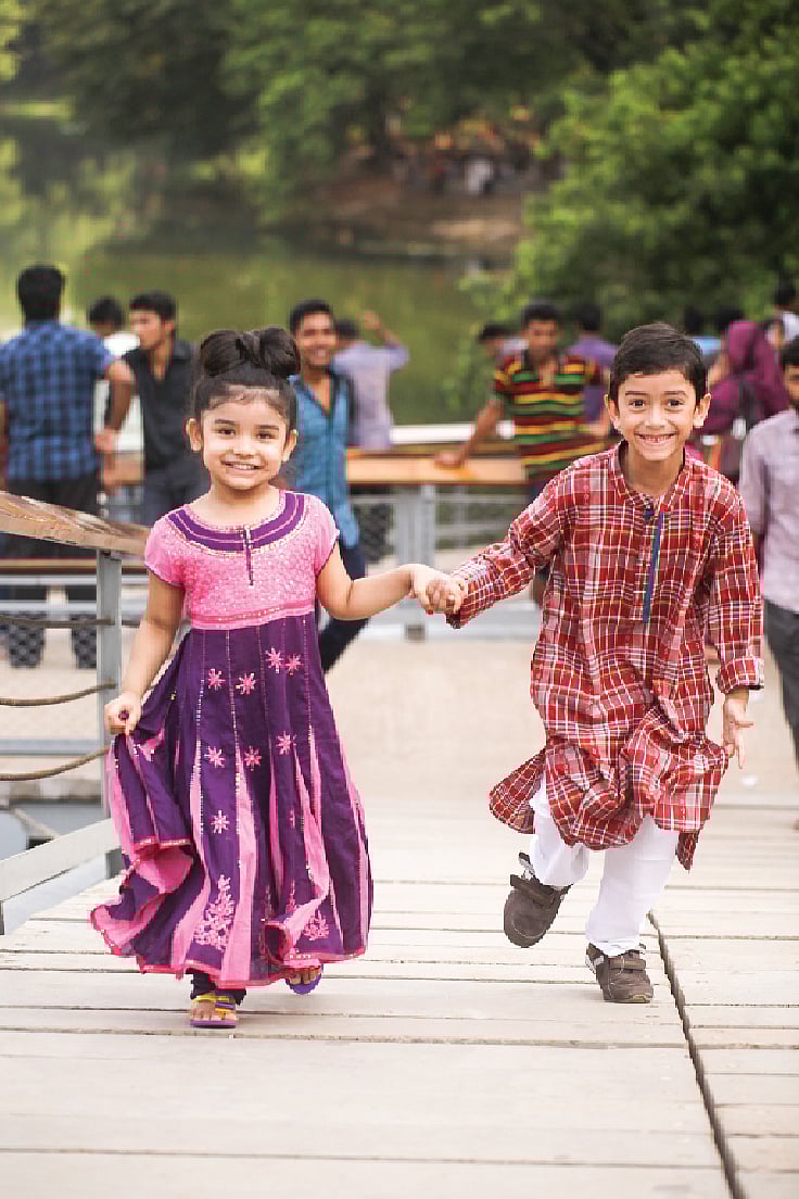 অপরের সন্তানকে আদর করার ক্ষেত্রে ‘ন্যাকা ন্যাকা কথা’ না বলাই ভালো