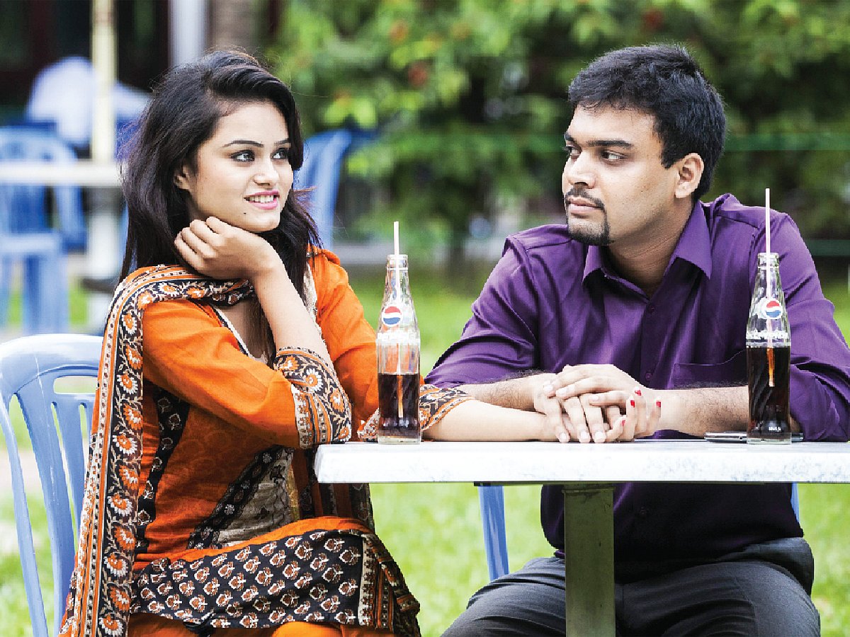 বিয়ের আগে নিজের ভাবনার পাশাপাশি পরিবারের বিষয় নিয়ে ভাবা উচিত। ছবি: অধুনা