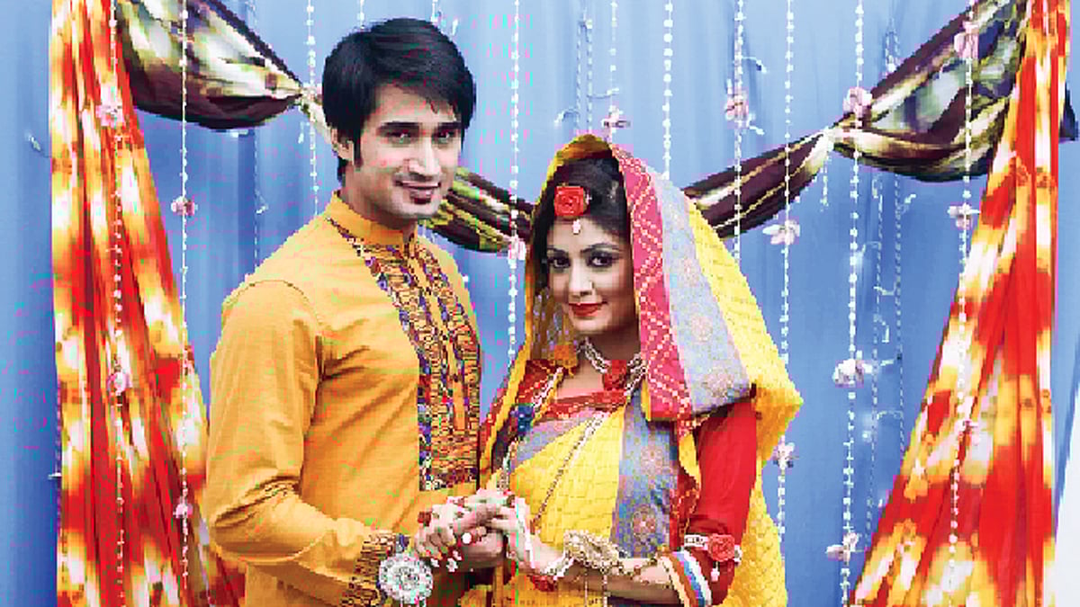 ছবিটি প্রতীকী। মা–বাবার অমতে বিয়ে করলেও কাগজপত্র ঠিকঠাক থাকতে হবে