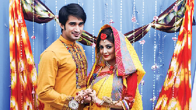 ছবিটি প্রতীকী। মা–বাবার অমতে বিয়ে করলেও কাগজপত্র ঠিকঠাক থাকতে হবে