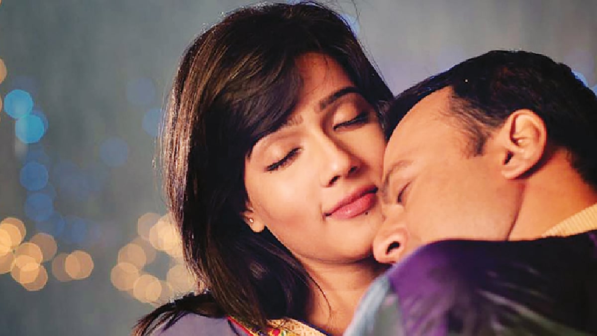 কৃষ্ণপক্ষ ছবিতে মাহি ও রিয়াজ