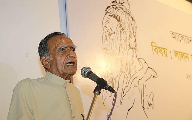 ‘লালন ফকিরের সাধনা’ শীর্ষক আলোচনা সভায় বক্তব্য রাখছেন অধ্যাপক মুচকুন্দ দুবে। রাজধানীর ধানমন্ডি ২৭-এ বেঙ্গল শিল্পালয়ে আজ এ আলোচনা সভার আয়োজন করে প্রথম আলো। ছবি: জাহিদুল করিম