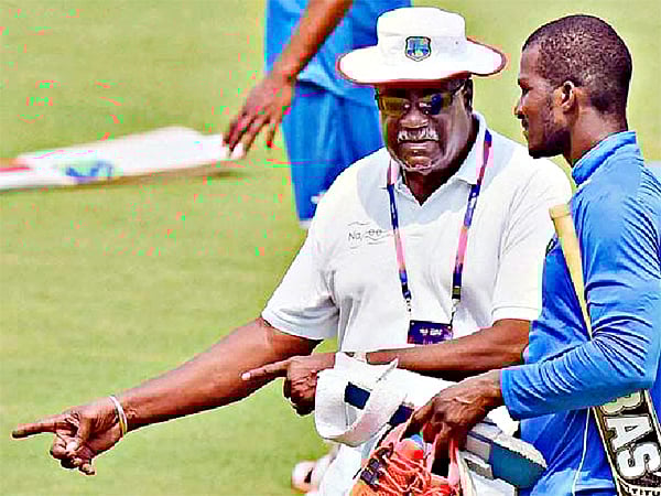 ক্লাইভ লয়েডের সঙ্গে স্যামি: ফাইল ছবি