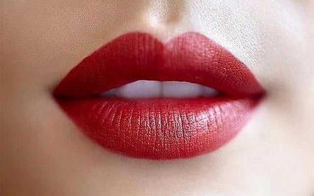 লিপস্টিকে গাঢ় সাহসী রংগুলো বেশি দেখা যাবে এ বছরও