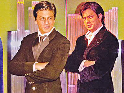 মোমের মূর্তির সঙ্গে শাহরুখ খান