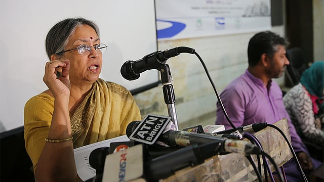 সভায় বক্তব্য দেন সুলতানা কামাল। ছবি: হাসান রাজা