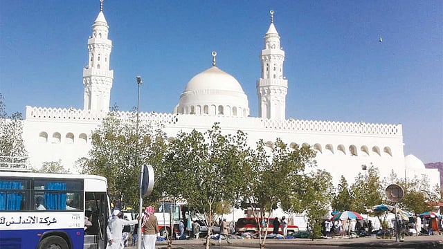 কিবলাতাঈন মসজিদ