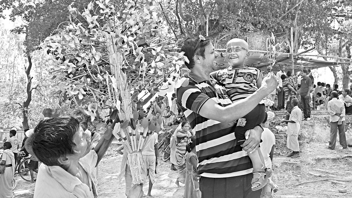 বিরামপুরের মণ্ডপের মেলা এবার জমেনি