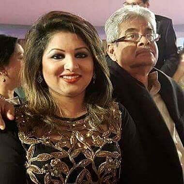 গাজী মাজহারুল আনোয়ার ও তাঁর মেয়ে দিঠি আনোয়ার