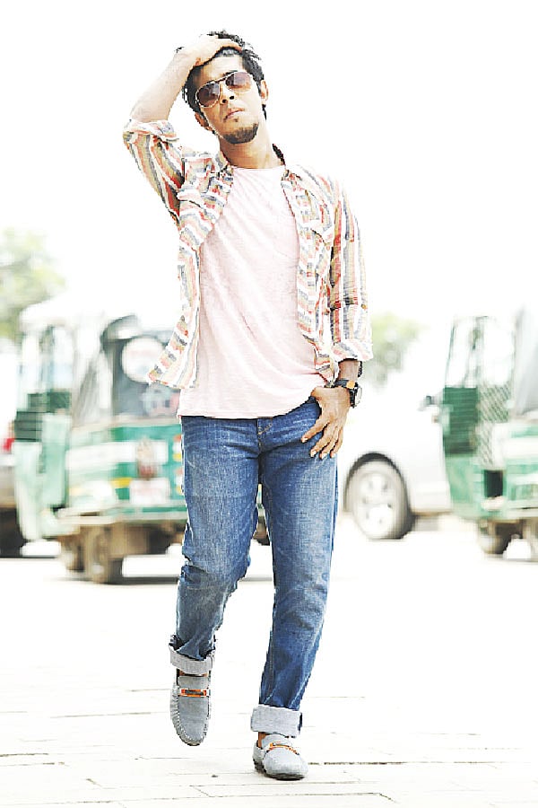 মডেল: তৌসিফ