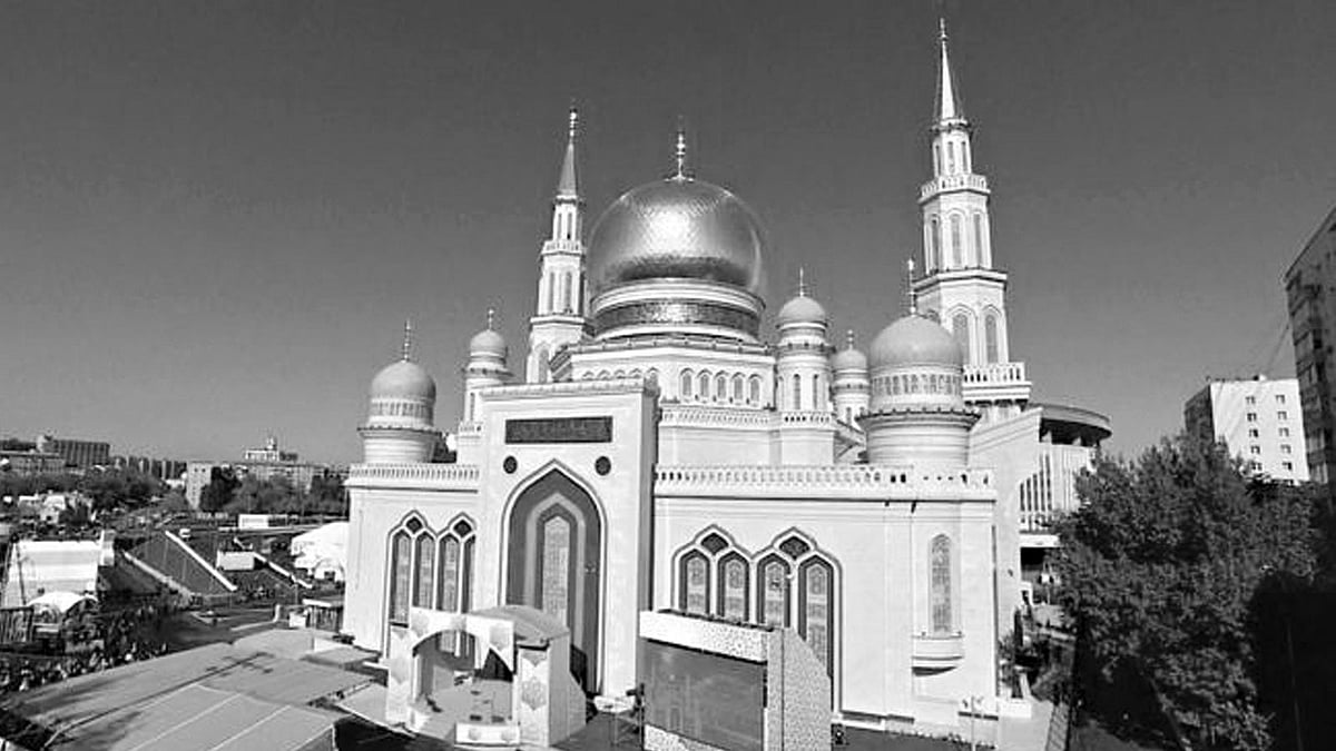 মস্কোয় রাশিয়ার সর্ববৃহৎ​ মসজিদ l ছবি: রয়টার্স