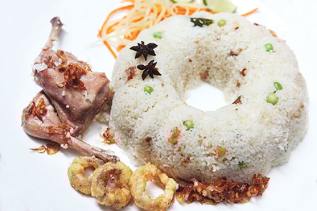 নারকেল দুধে মোরগ পোলাও