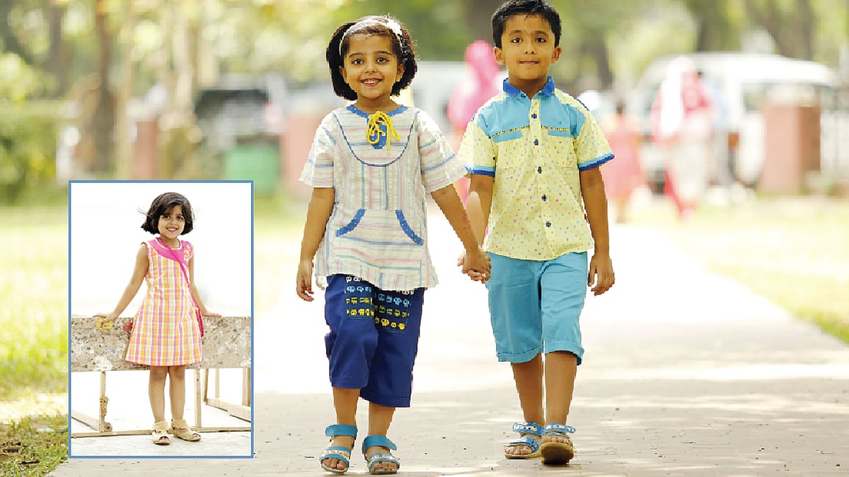 শিশুদের পোশাকে মানাবে সাদা, চাপা সাদা, আকাশি কিংবা গোলাপি, লাল, সবুজ, হলুদ ও হালকা নীল রং, শিশুর জন্য বেছে নিন আরামদায়ক পাতলা পোশাক। মডেল: তোড়া ও আয়ান, পোশাক: শৈশব, ছবি: নকশা