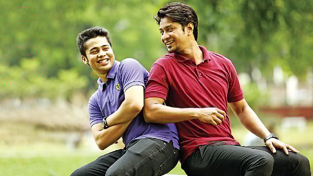 শালা-দুলাভাই আসলে মধুর সম্পর্ক। মডেল: রিয়াদ ও হৃদয়, ছবি: সুমন ইউসুফ