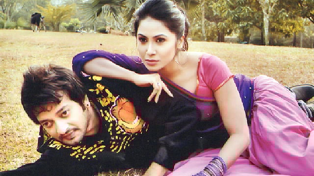 অজান্তে ভালোবাসা ছবিতে সাইমন সাদিক ও আলিশা প্রধান