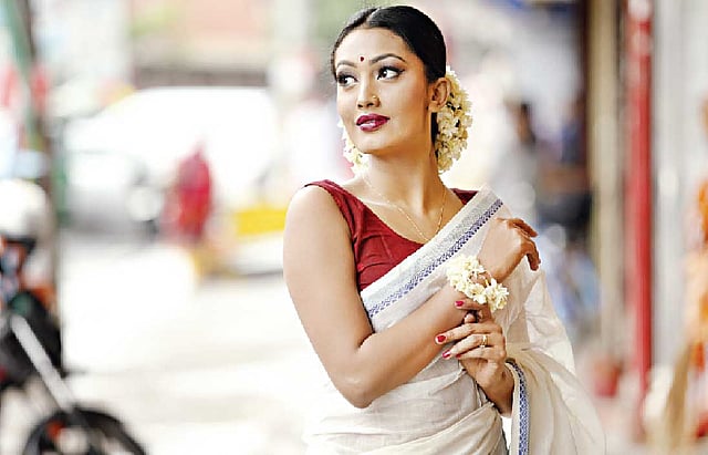 শাড়ি: যাত্রা, সাজ: মিউনিস ব্রাইডাল