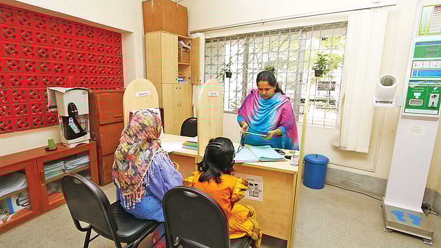 ধানমন্ডির ৭ নম্বর সড়কে আইসিডিডিআরবি যক্ষ্মা নিয়ন্ত্রণ কেন্দ্র