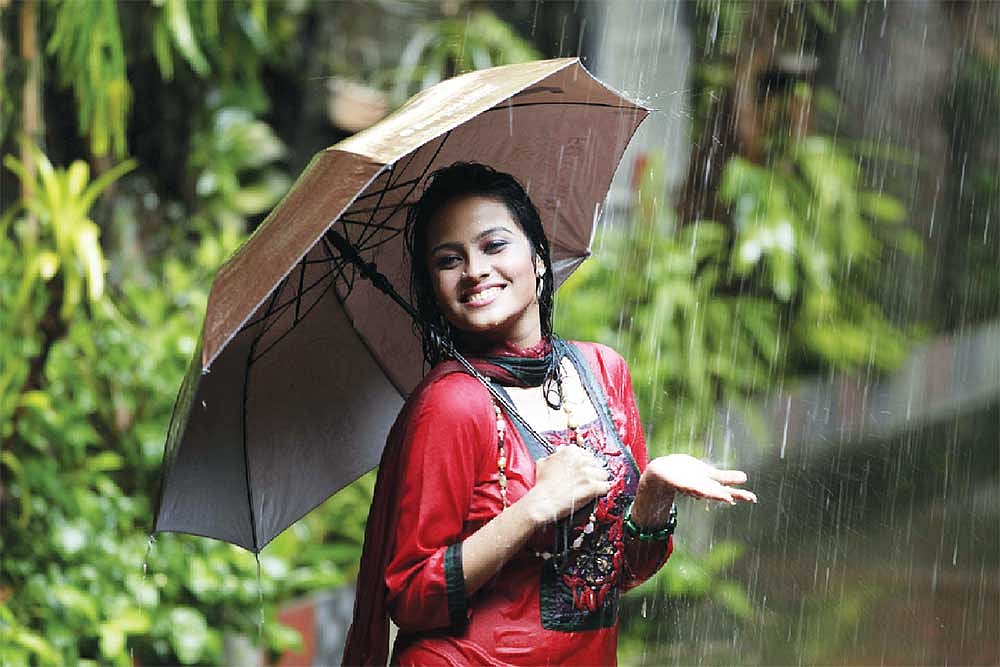 শ্রাবণধারার জলে চলুক এমন বৃষ্টিবিলাস। মডেল: মাসিয়াত। ছবি: অধুনা