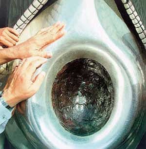 হাজার আসওয়াদ বা কালো পাথর