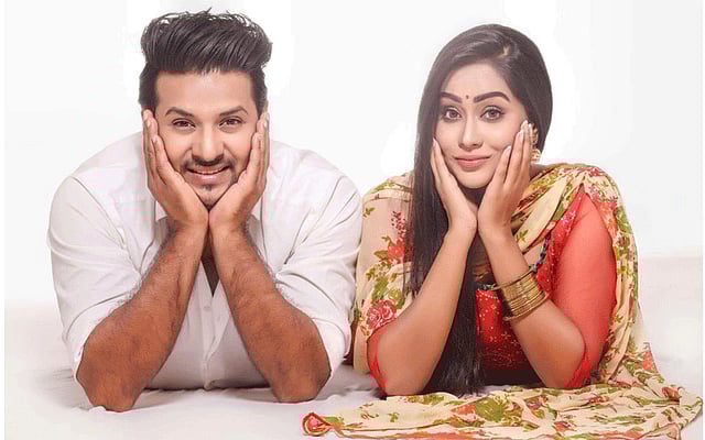 মম ও নিরব