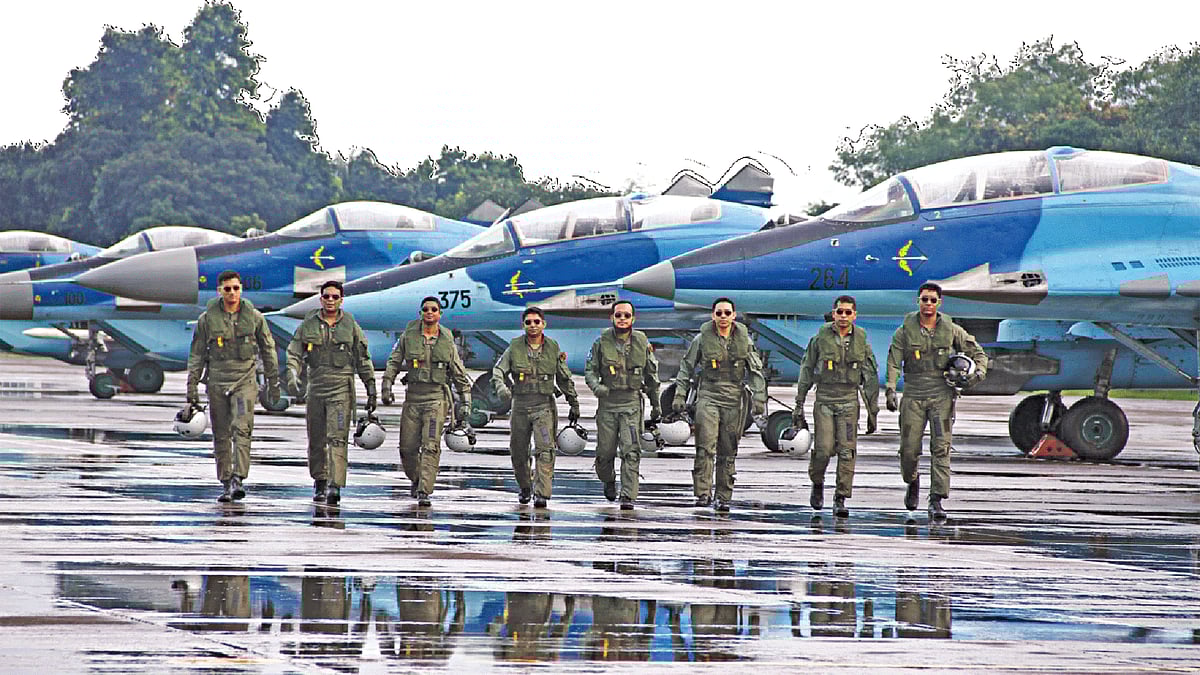 ছবি: বাংলাদেশ বিমানবাহিনীর সৌজন্যে