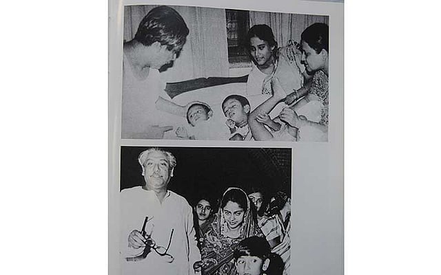 পারিবারিক পরিবেশে বঙ্গবন্ধু। ছবি: সংগৃহীত