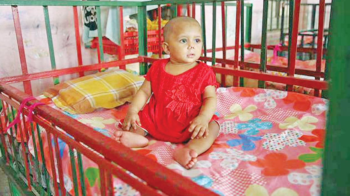 আজিমপুরের ছোটমণি নিবাসে শিশু ফাইজা l ছবি: প্রথম আলো