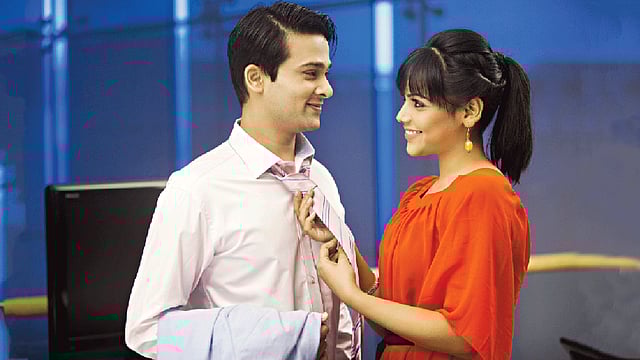 প্রেম আছে বলেই জীবন সুন্দর মনে হয়। মডেল: আসিফ ও সামিয়া। ছবি: অধুনা