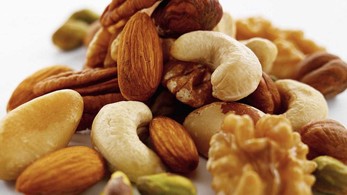 সকালের নাশতা আর দুপুরের খাবারের মাঝে হালকা কিছু খেয়ে নিতে পারেন