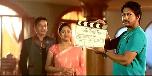 ‘প্রম্পটার’ নাটকে ইমন।