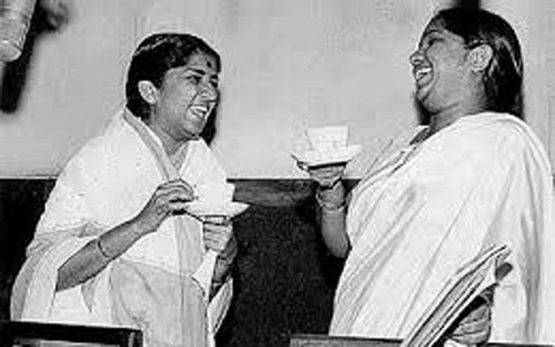 লতা মঙ্গেশকর ও আশা ভোসলে