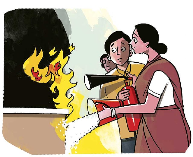 আগুন থেকে বাঁচতে কিছু যন্ত্রপাতি কিনে রাখা ভালো। অলংকরণ: তুলি