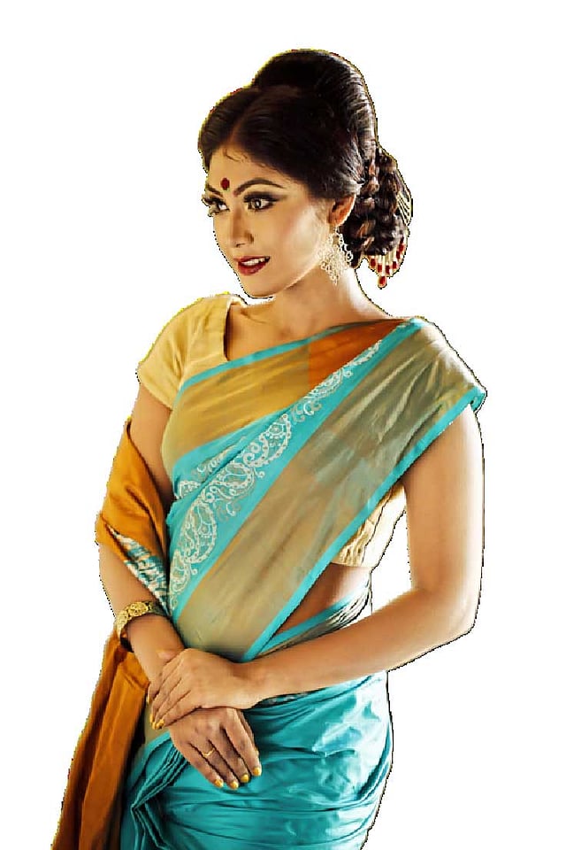 শাড়ির সঙ্গে খোঁপা বাঁধার চল আজও অমলিন