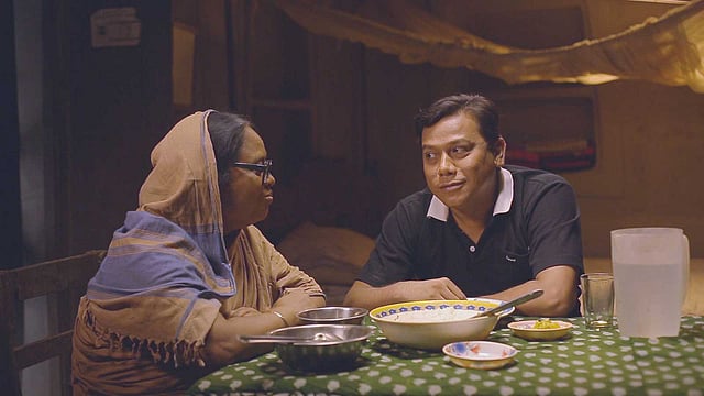 ‘জননী’ নাটকের দৃশ্য ওয়াহিদা মল্লিক জলি ও শতাব্দী ওয়াদুদ