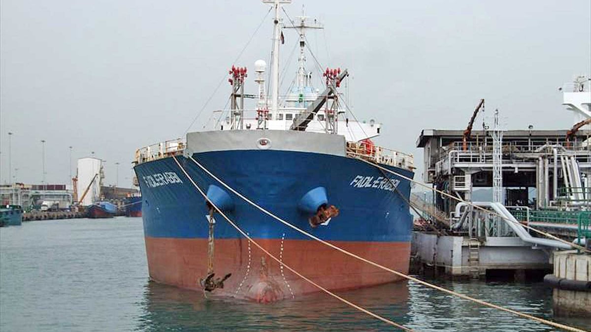 একাত্তরের মানবতাবিরোধী অপরাধে ফাঁসির দণ্ড কার্যকর হওয়া মীর কাসেমের পরিবারের মালিকানাধীন জাহাজ এম টি ফজলে রাব্বী। এটি চট্টগ্রাম ড্রাই ডকের ১ নম্বর জেটিতে রয়েছে। ছবি: সংগৃহীত