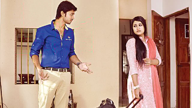 তালাক কার্যকর না হলেও একজন স্ত্রী স্বামীর কাছ থেকে আলাদা থাকতে পারেন। ছবিটি প্রতীকী। মডেল: রাজন ও তুর্যী। ছবি: অধুনা