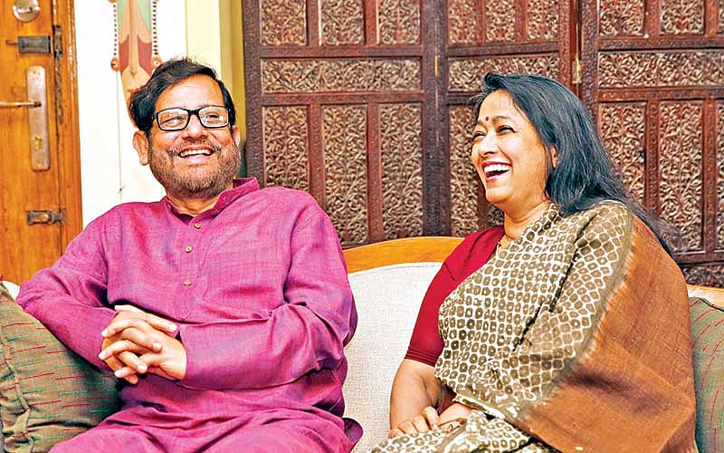 আসাদুজ্জামান নূর ও শাহীন আক্তার l ছবি: হাসান রাজা