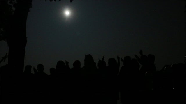 চাঁদপুরের মোহনায় সুপারমুনে মুগ্ধ সবাই। ছবি: ওয়ালিউল ইসলাম