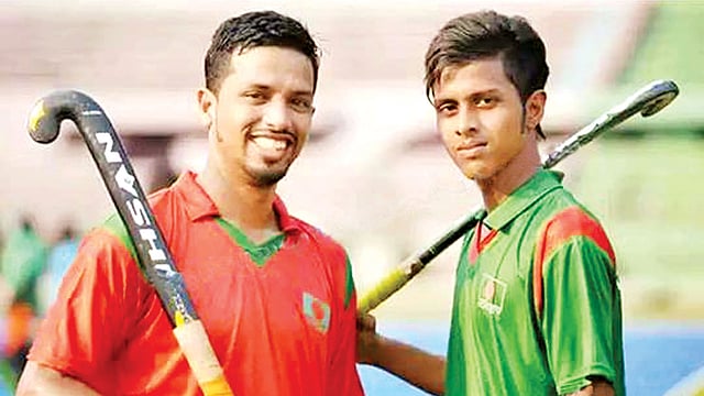 একই ফ্রেমে দুই ভাই—রাসেল মাহমুদ জিমি (বাঁয়ে) ও খালেদ মাহমুদ রাকিন l সৌজন্য ছবি