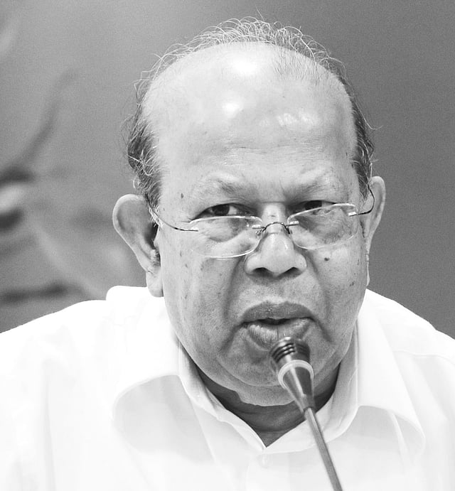 এ কে আজাদ খান