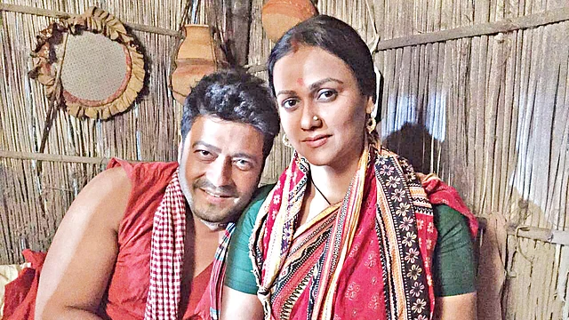 গন্তব্য চলচ্চিত্রের শুটিংয়ের ফাঁকে তোলা ছবি