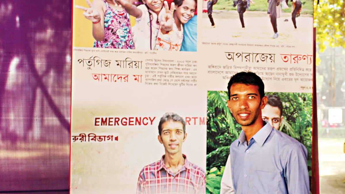 ছুটির দিনের স্টলে সাইফুল ইসলাম