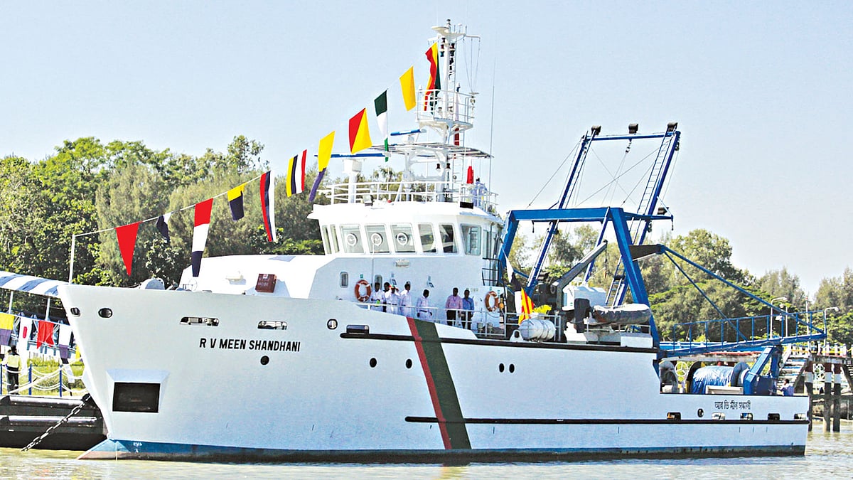 সামুদ্রিক মৎস্য সম্পদ জরিপ ও গবেষণা কার্যক্রম পরিচালনার জন্য আনা হয়েছে এই জাহাজটি l প্রথম আলো