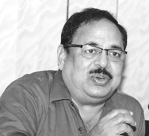 এম বি আখতার