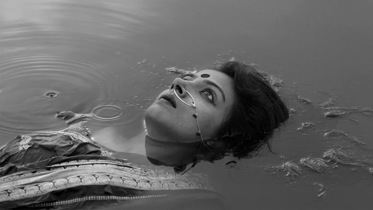 ‘কবি স্বামীর মৃত্যুর পর আমার জবানবন্দি’ চলচ্চিত্রের দৃশ্য