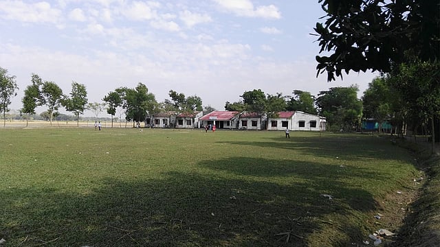 শহীদ স্মৃতি বিদ্যাপীঠে শিক্ষার্থীদের জন্য আছে সুদৃশ্য মাঠ। ছবি: আবুল হাসনাত